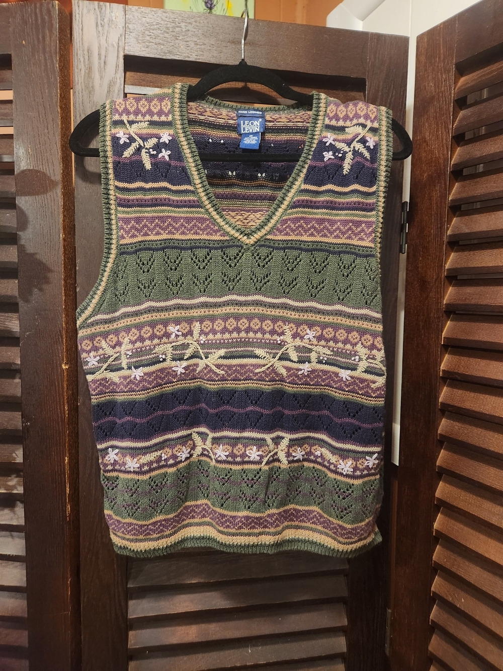 Leon Levin V-Neck Knit Vest in Olive Green and Purple